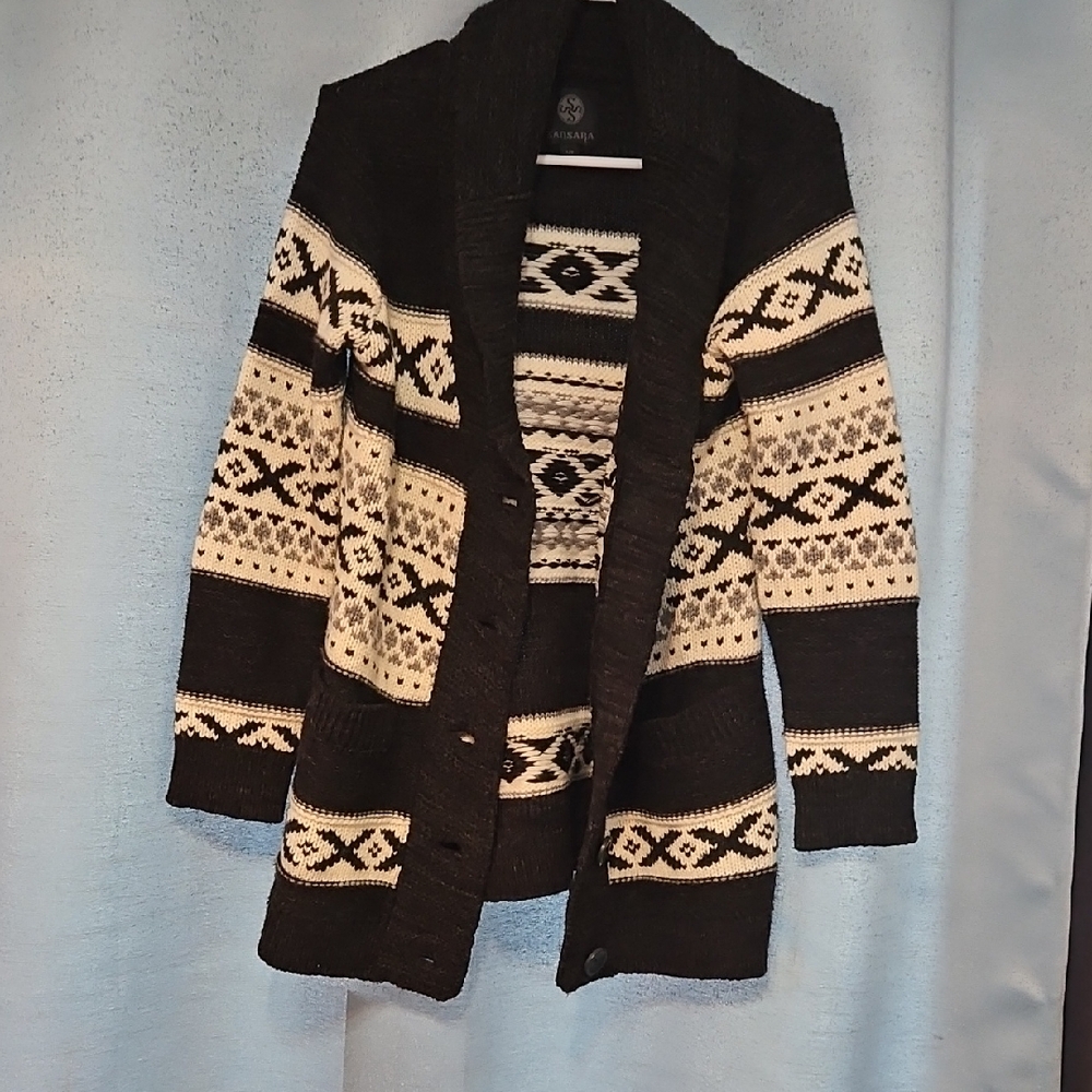 Chic Black and Cream Patterned Cardigan‎